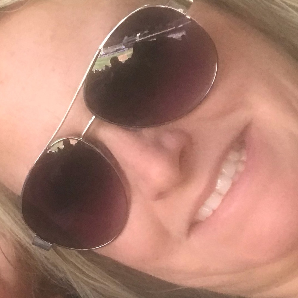 Meet your Posher, Monica